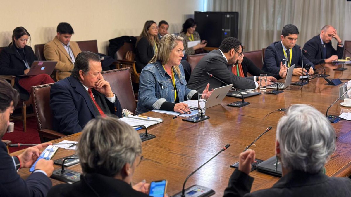 ACHM y proyecto que permite instalar pórticos detectores de metales en establecimientos educacionales y de salud: “Los municipios deben garantizar espacios seguros” 🔐

Lee la nota completa, aquí ➡️ bit.ly/4n0AjOE