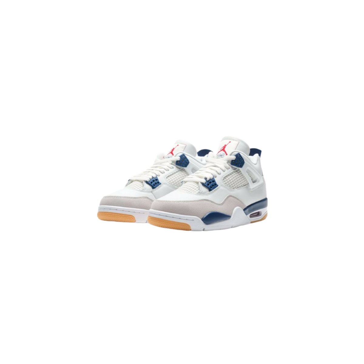 KARINA wears nike SB x air jordan 4 from NIKE for aespa
