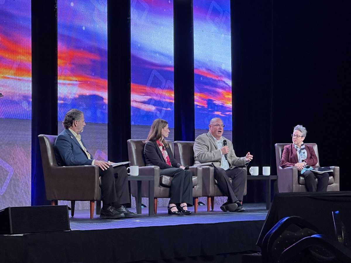 DrLisaKarch's tweet image. ✨Grateful to live in a region where our ⁦⁦⁦@FMWFChamber⁩ is a powerhouse in bringing all #AgTech sectors together to collaborate &amp;amp; innovate. NDSCS is proud to be a supporter of the Agriculture #MidwestSummit! ⁦@ndscswildcats⁩