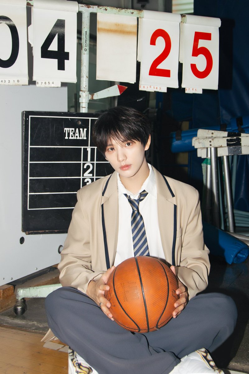 XODIACOfficial's tweet photo. X-UNIT 1ST MINI ALBUM - [너에게(To. U)]

CONCEPT PHOTO A 
#SING #씽

RELEASE 2025.06.25 6PM (KST) 

#X_UNIT #TO_U #너에게 https://t.co/122QWnRBNJ