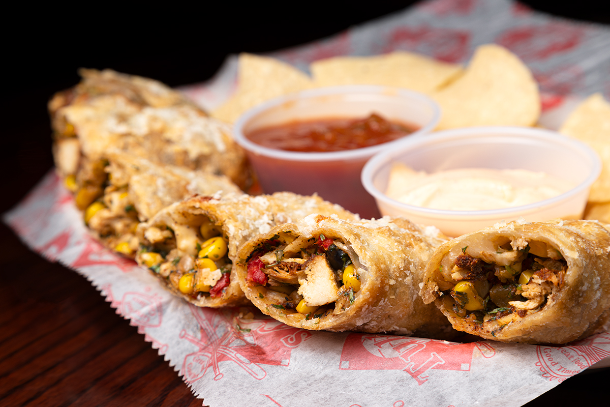A moment for the Tex-Mex Egg Rolls 👏 It is their day after all #nationaleggrollday
.
.
.
.
#texmexeggroll #eggroll #appetizers #startersandsnacks #eatlocal #sportsbar