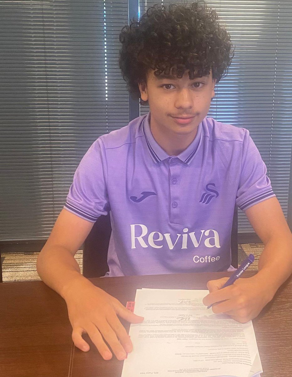 Cardiff Met FC Academy (@cardiffmetfcac) on Twitter photo 🦢 🏹 Tyler is a Swan 🏹🦢
Congratulations to U13 player Tyler Elliott, who’s been offered a place <a href="/swans_academy/">Swansea City Academy</a> after a successful trial!
A credit to himself and his family. Who would like to thank Academy staff, Josh and Ben, for their part in Tyler’s development. ✍️🏹 🦢 🏹 Tyler is a Swan 🏹🦢
Congratulations to U13 player Tyler Elliott, who’s been offered a place <a href="/swans_academy/">Swansea City Academy</a> after a successful trial!
A credit to himself and his family. Who would like to thank Academy staff, Josh and Ben, for their part in Tyler’s development. ✍️🏹