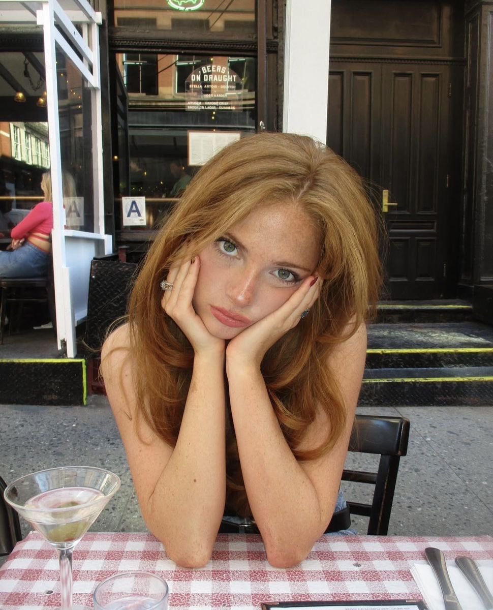 BAITEDBAT's tweet image. little  bat  is  back  ..   *  🦇