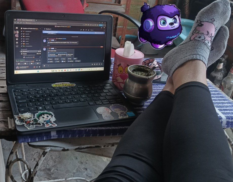 _GoddessDevil's tweet photo. Quiero un puto perro #lamesuelas justo ahi haciendome de #Reposapies mientras me hace mate y masajes.
Y yo? Disfrutando de #saqueos en mi #DiscordFindom ๐ซฐ๐ป๐ฐ
#findom #sumisofinanciero #moneyslave #femdom #feetpics #adorefeet #prettyfeets #findomfeet https://t.co/HV1IL9X7eY