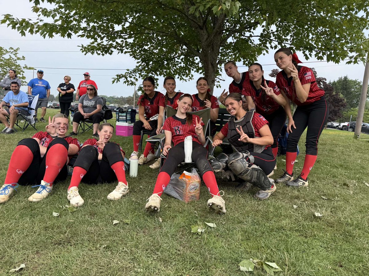 Hayley Wallace tweet media