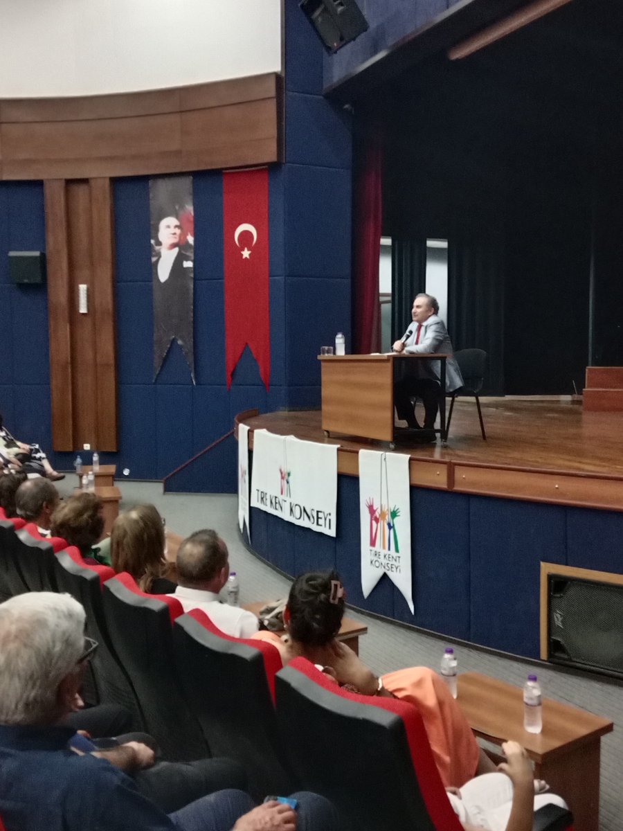 Genel Başkanımız Tire Belediyesi Kültür Salonu'nda Kent Konseyi daveti üzerine İzmirliler ile buluştu.