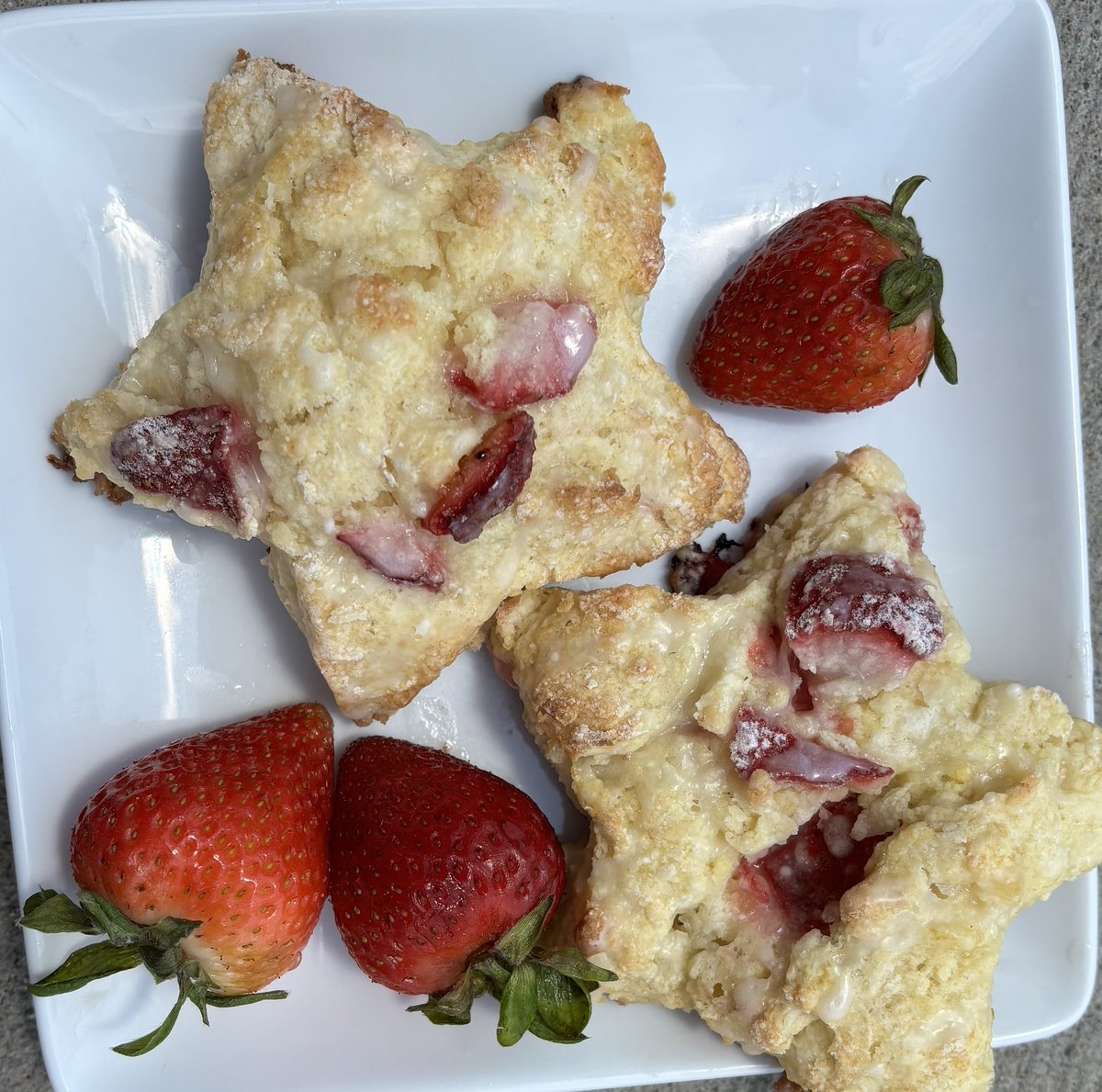 strawberry scones 🍓⭐️