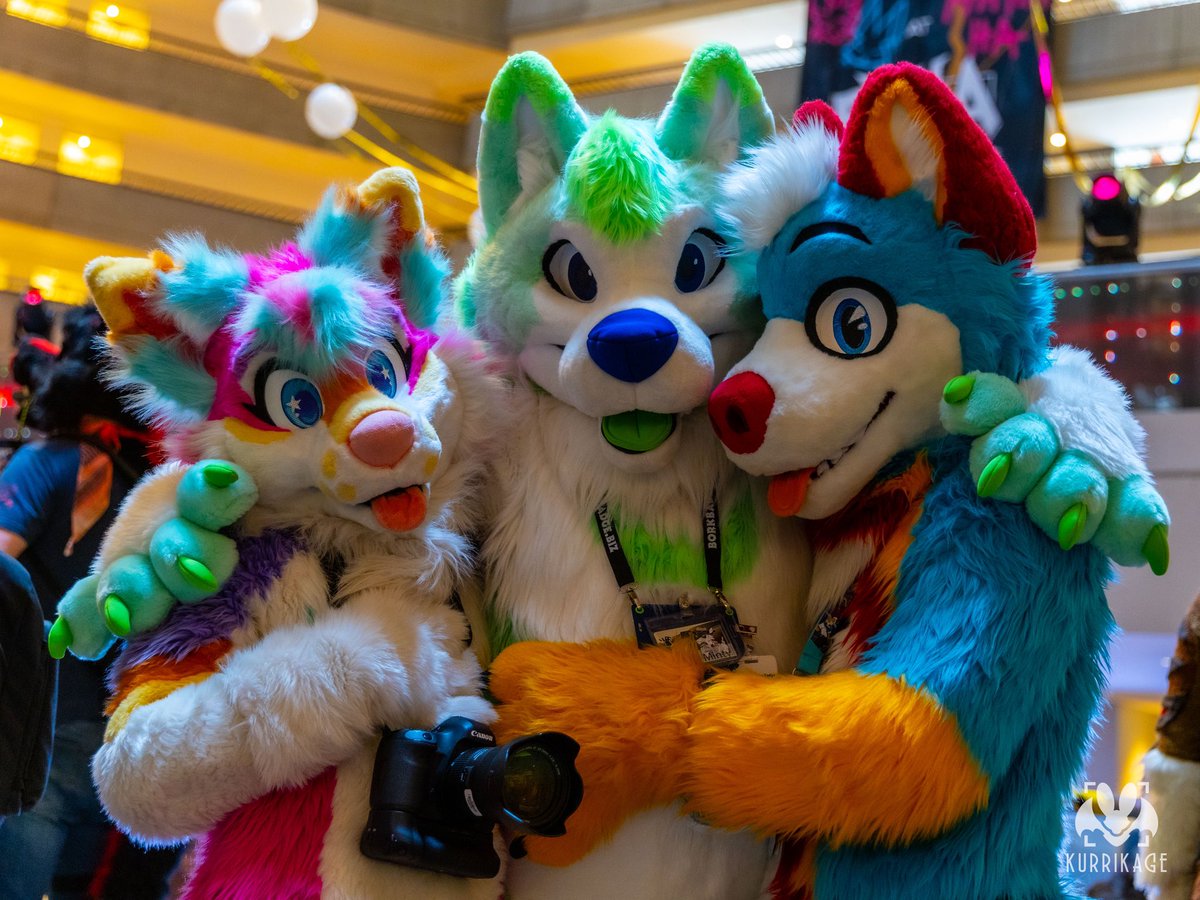 Maverick the Husky 🔜 FWA (@fluffyhusky88) on Twitter photo Just a colorful trio of huskies sharing a floofy moment! 😊 #FWA2025 #FurryWeekendAtlanta
🐾: <a href="/DolbyVixen/">Dolby Vixen 🏳️🌈 Moon Mist Husky 🇨🇦🏳️⚧️</a> & <a href="/husky_mint/">Minty Husky</a>
📸: <a href="/Kurrikage/">@Kurrikage.me 🟦☁️</a> Just a colorful trio of huskies sharing a floofy moment! 😊 #FWA2025 #FurryWeekendAtlanta
🐾: <a href="/DolbyVixen/">Dolby Vixen 🏳️🌈 Moon Mist Husky 🇨🇦🏳️⚧️</a> & <a href="/husky_mint/">Minty Husky</a>
📸: <a href="/Kurrikage/">@Kurrikage.me 🟦☁️</a>