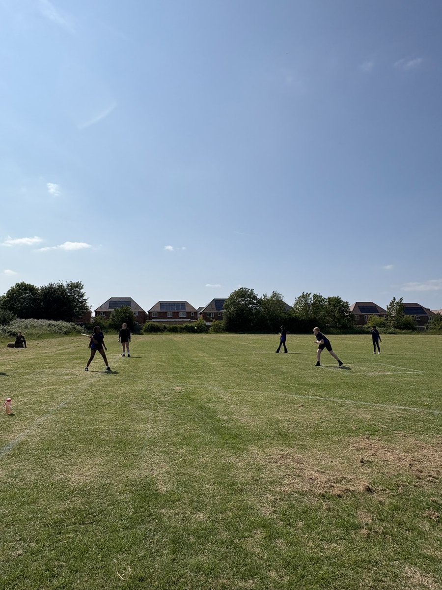 Shout out to our Year 7 Girls rounders team who demonstrated excellent teamwork, communication and dedication, leading to winning both of their matches this afternoon. 🥎👏