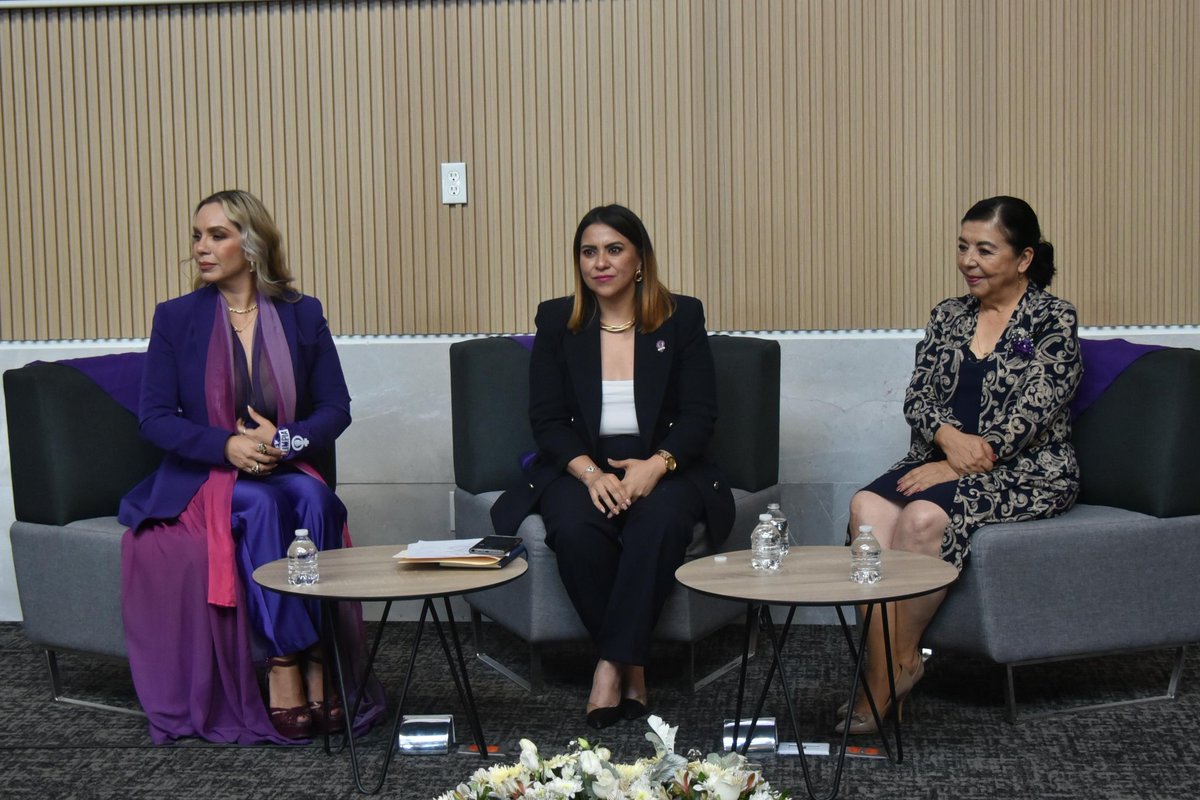 Regresé al <a href="/CongresoPue/">H. Congreso de Puebla</a> después de varios años. En la sede anterior se aprobó la primera #LeyOlimpia y 7 años después hemos hecho 39 leyes en todo el mundo en materia de #ViolenciaDigital. Este nuevo encuentro fue gracias a <a href="/DanielaMierB/">Daniela Mier B</a> que nos dió voz y con ello justicia.