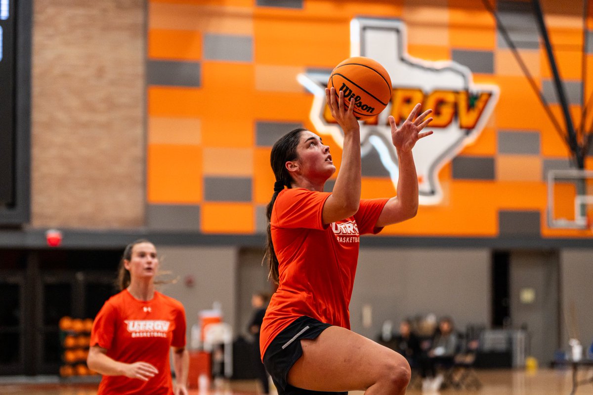 UTRGVwbb's tweet image. Summer in the 956 🌴
#UTRGV #RallyTheValley #EarnedEveryDay