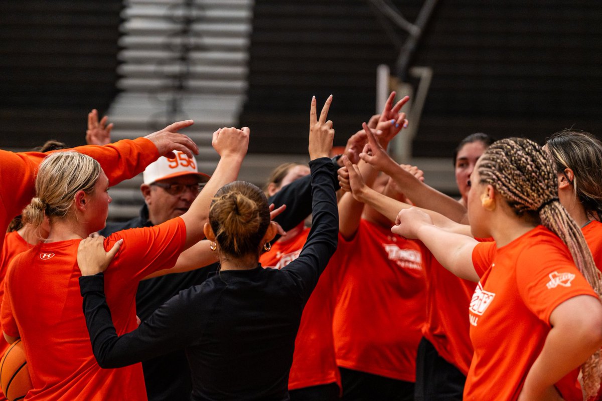 UTRGVwbb's tweet image. Summer in the 956 🌴
#UTRGV #RallyTheValley #EarnedEveryDay