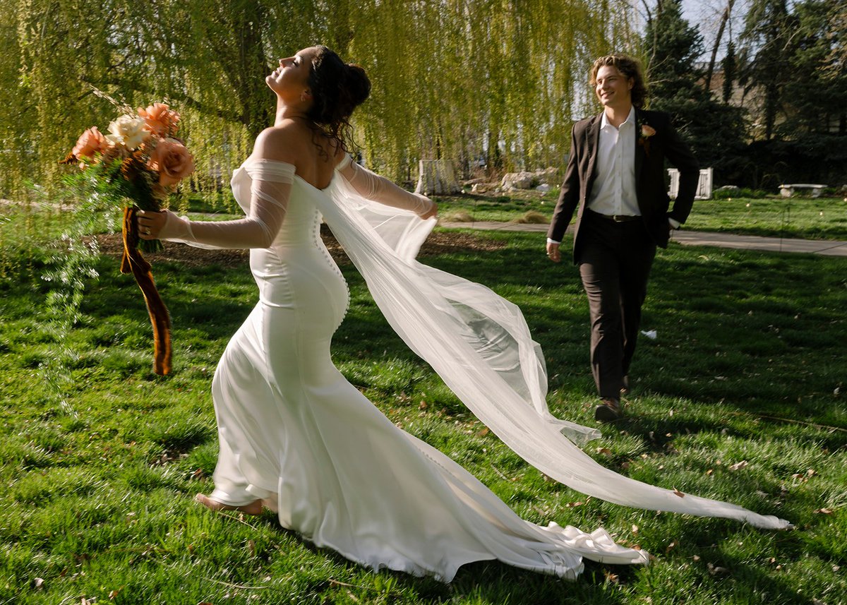 AllOutEvent's tweet image. Dreamy wedding vibes only in these pics ✨️
.
Photographer: @/paigelizaphoto
Venue: @/the.caledonia
Hosts: @/kaitlynnfaithphoto &amp;amp; @/jacquelbrynnphoto 
Florals: @/laura.adamsfloral + @/ruscusandrose 
Hair: @/hairbykayla.utah 
MUA: @/beauty.by.whit 
Jewelry: @/wilsondiamonds…