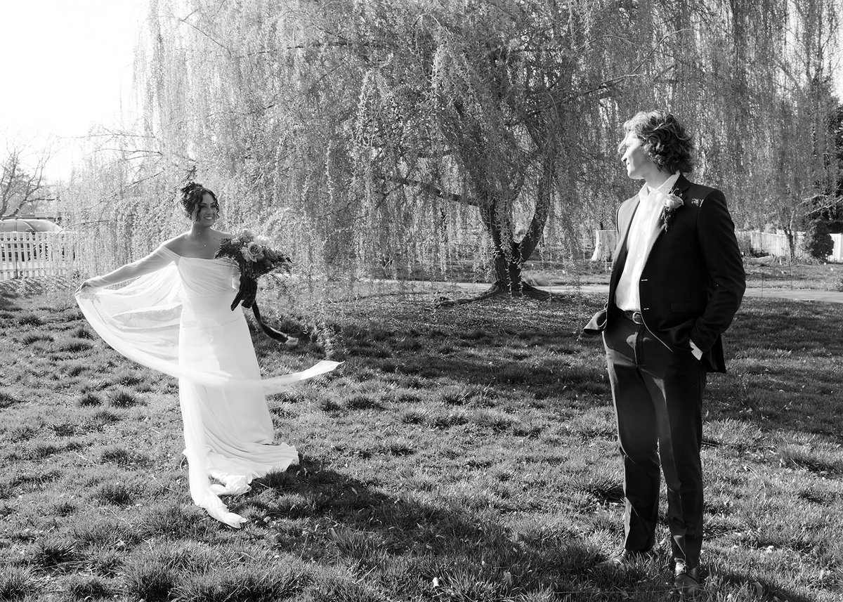 AllOutEvent's tweet image. Dreamy wedding vibes only in these pics ✨️
.
Photographer: @/paigelizaphoto
Venue: @/the.caledonia
Hosts: @/kaitlynnfaithphoto &amp;amp; @/jacquelbrynnphoto 
Florals: @/laura.adamsfloral + @/ruscusandrose 
Hair: @/hairbykayla.utah 
MUA: @/beauty.by.whit 
Jewelry: @/wilsondiamonds…