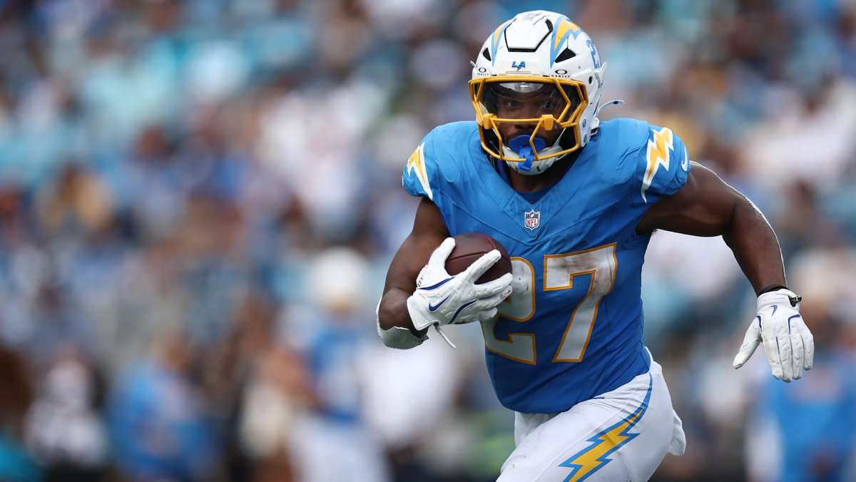 REPORT: <a href="/Broncos/">Denver Broncos</a> sign RB JK Dobbins to a 1 year deal