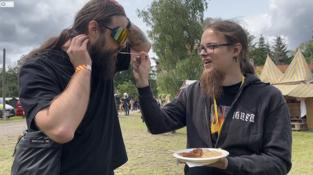 A hilarious 23-min vlog from our trip to Sternenklang festival is already out on our Patreon!