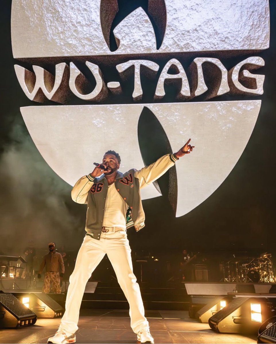 LRGClothing's tweet photo. Method Man wearing the LRG x Wu Tang collab in Baltimore for the Final Chamber Tour ! 👐 🐝 🌲 🎤 https://t.co/I8PHwPxkPu