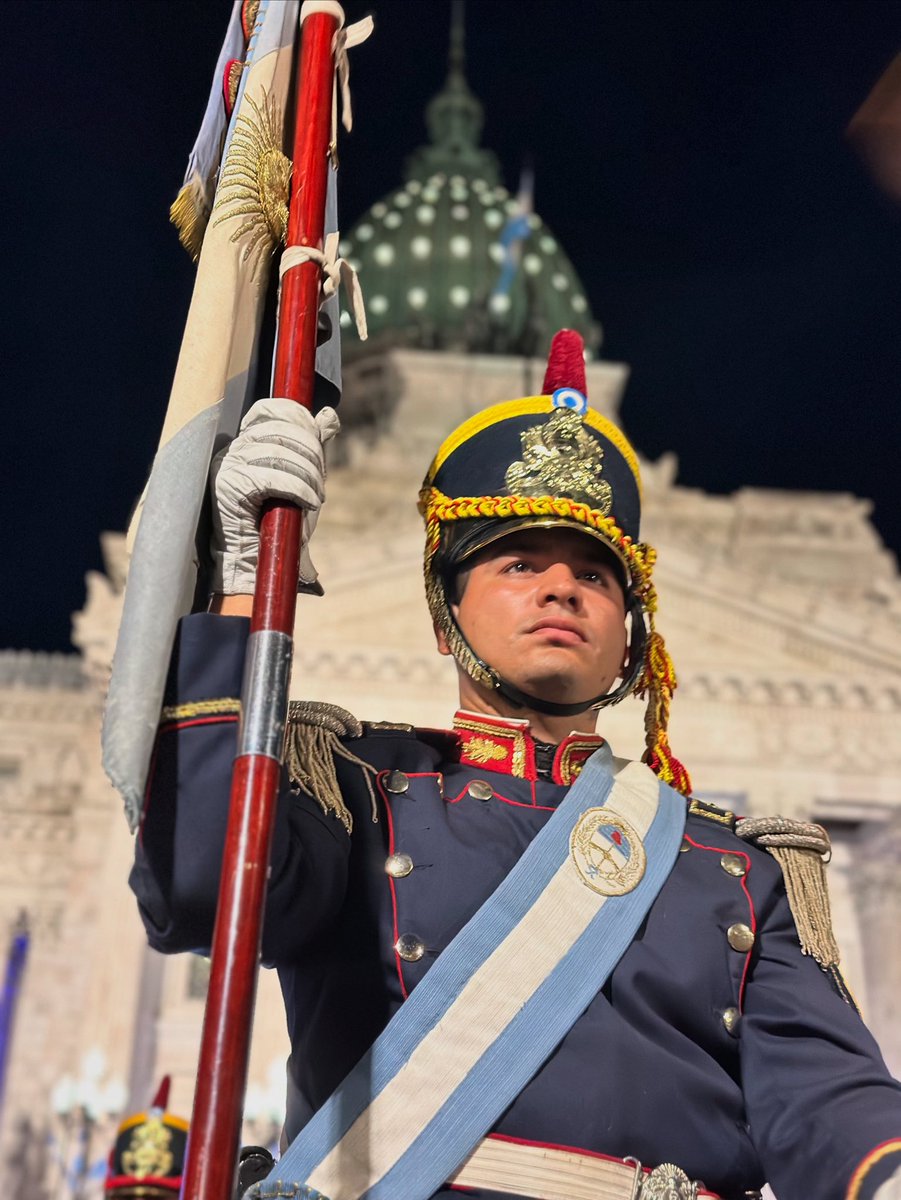 Granaderos a Caballo tweet media