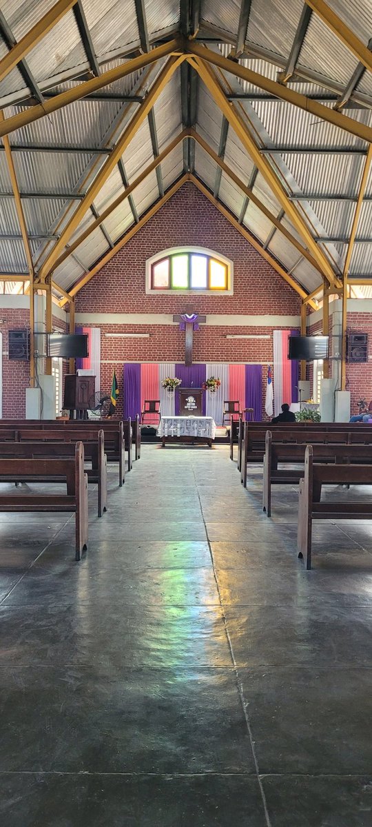 Jones Town Baptist Church... founded in 1911.

Rev'd Doreen Wynter is the pastor here.

#Baptist
#JonesTown