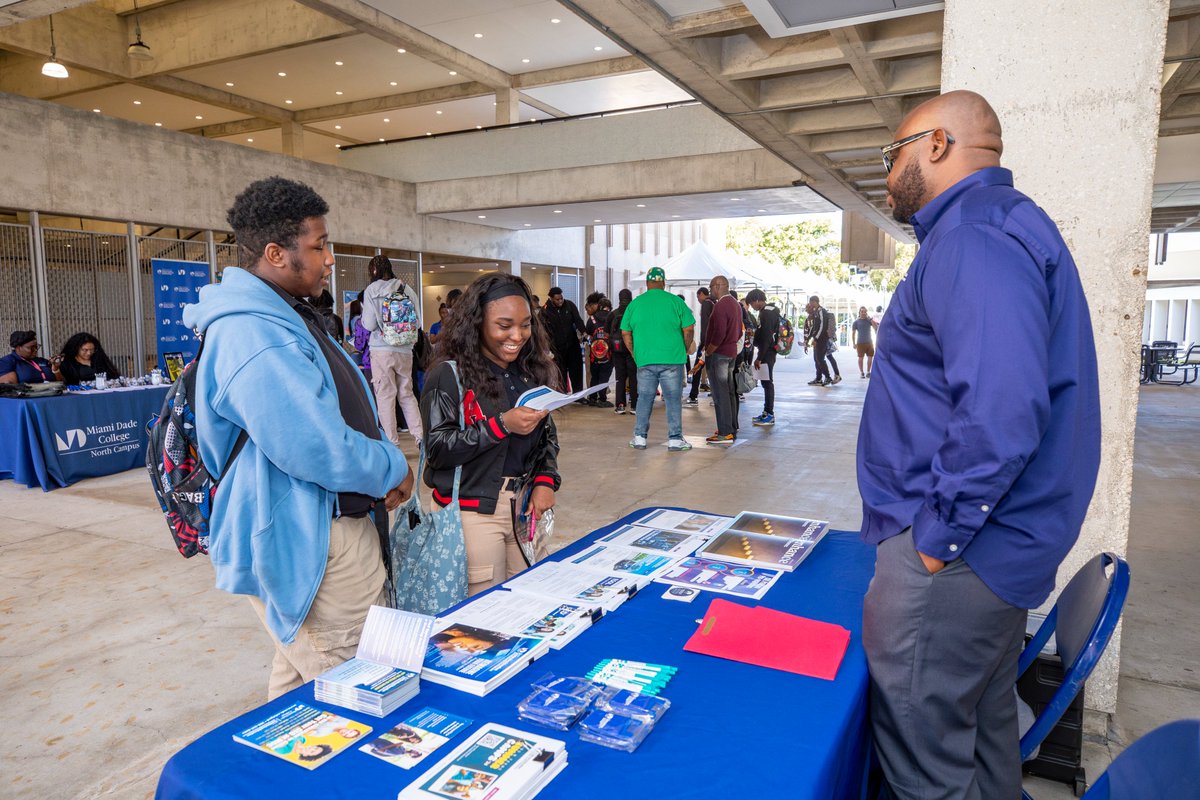 MDCollege's tweet image. 🚨 #MDC sets a new state record with 2,081 industry certifications in 2025—the first college in #Florida to ever cross the 2K mark!
🎯 6 years leading the state
💵 $2M+ in state funding
🌟 Raising the standard for what’s possible in workforce education.
