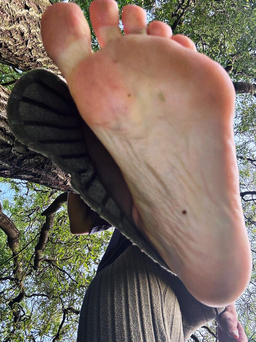 Hallo ihr Winzlinge, ich mag den Gedanken, wenn ihr unter meinen dreckigen Füßen liegt 😏🔥

<a href="/Feetcentral13/">Feetcentral</a> <a href="/FootParadiseRT/">#FootParadise RT Group</a> <a href="/HerSexyFeet/">👣 Her Sexy Feet 👣</a> <a href="/soleman4life/">soleman4life</a> <a href="/Solesshoutouts/">Solesshoutouts007 15k 🦶</a> 

#footfetısh #feetfetısh #feet #soles