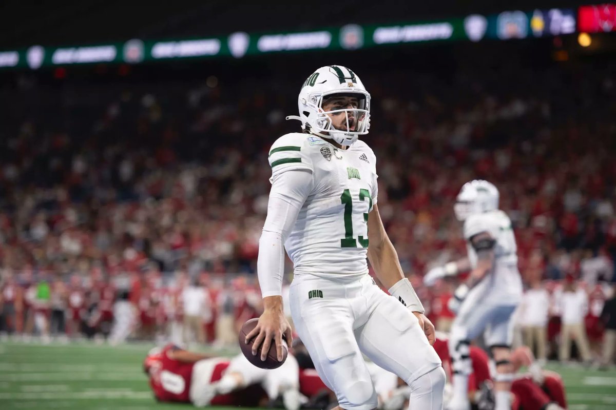 🔸#CFB G5 Spotlight🔸

Ohio QB Parker Navarro (<a href="/ParkerNavarro5/">Parker Navarro</a>)

-2025 Gr.
-6-foot, 205 lbs
-All-MAC 2nd Team
-2,423 yards, 13 TDs &amp; 11 INTs passing with 1,054 yards and 18 TDs rushing in 2024
📸<a href="/OhioFootball/">Ohio Football</a> 

<a href="/coachsmitttty/">Brian Smith</a> <a href="/CoachIzzy1/">Scott Isphording</a>