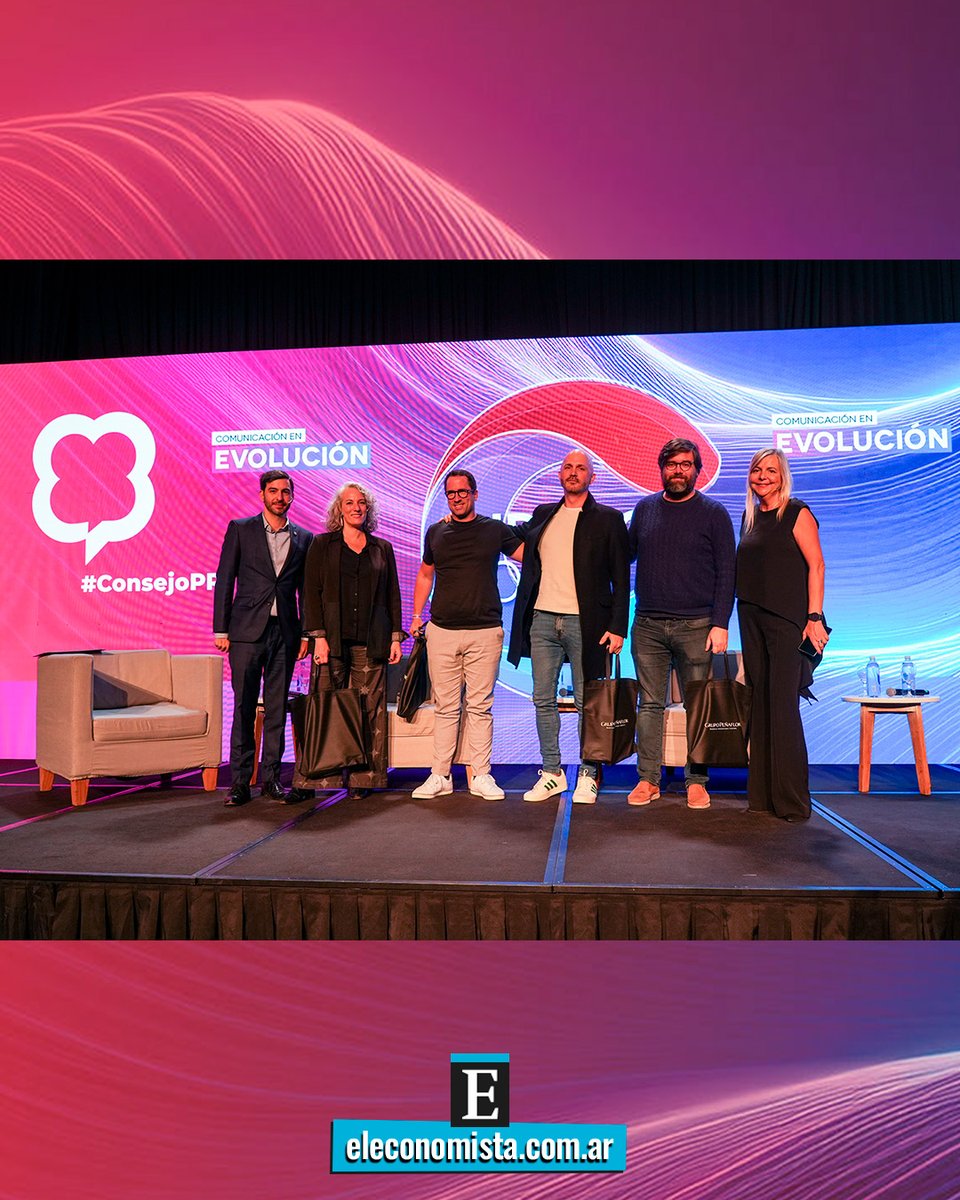 ElEconomista_'s tweet image. 🎤 Panelistas de primer nivel, debates vibrantes y un cierre inspirador a cargo de @LeoPiccioli marcaron una jornada inolvidable

#CIRPCOM2025 #DirComs #RelacionesPúblicas #ComunicaciónEstratégica #IA #Storytelling #AsuntosPúblicos #LaNocheDeLasComunicaciones