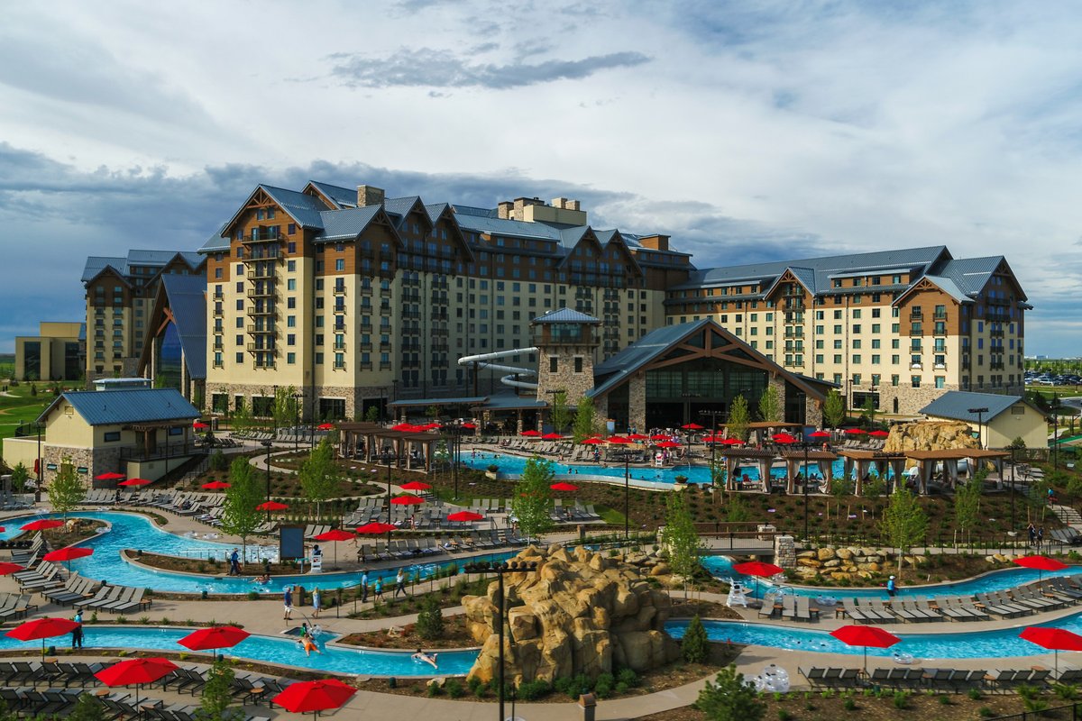 🚨 We're hiring! Encore is seeking a Director of Sales II at the stunning Gaylord Rockies Resort in Aurora, CO. Lead a high-performing team, drive growth &amp; deliver impactful event solutions. Apply now: jobs.encoreglobal.com/en/job/aurora/…

#HospitalityJobs #GaylordRockies #NowHiring