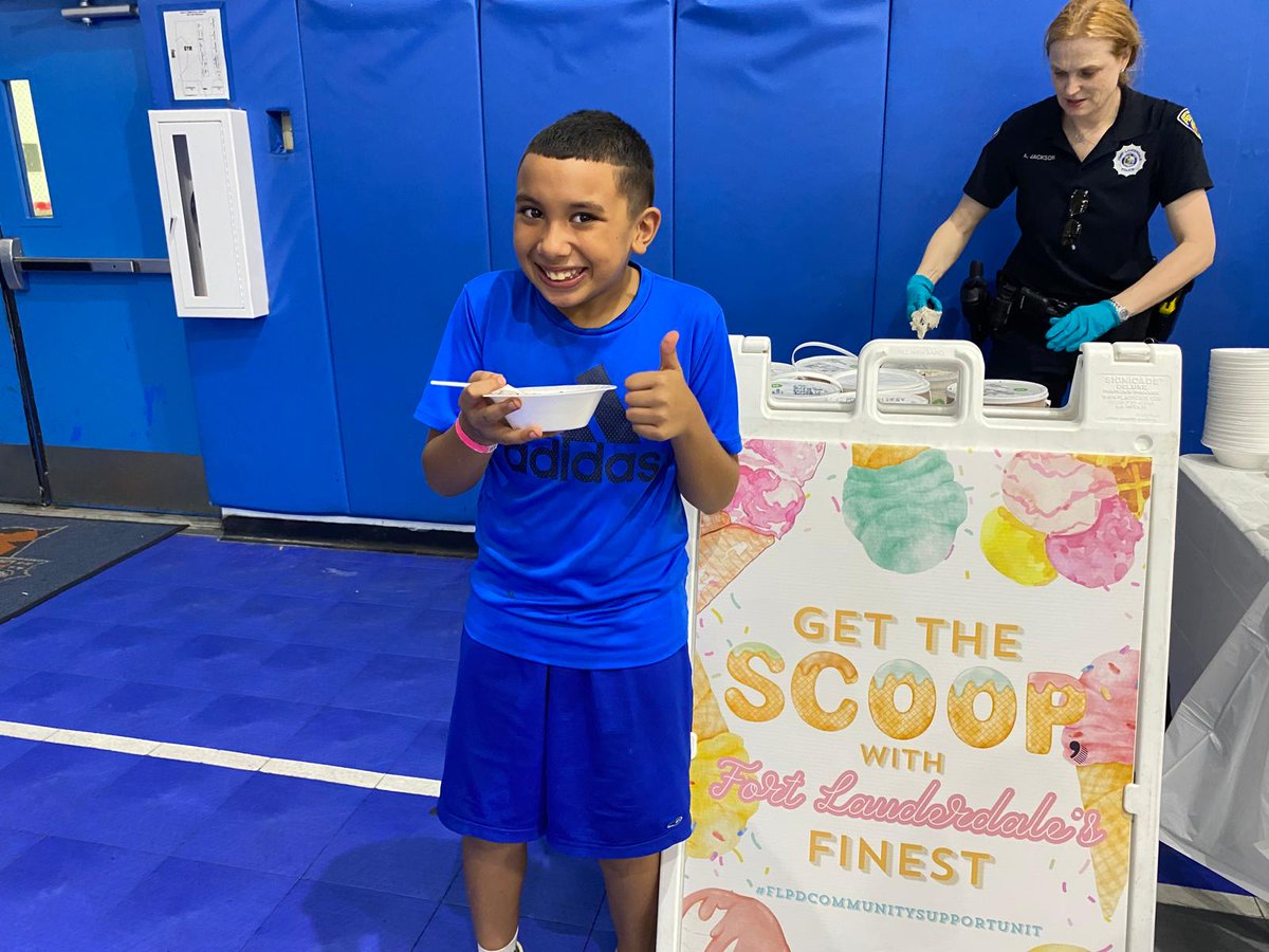 FtLFOP's tweet image. 🍦Get the ⓈⒸⓄⓄⓅ with Fort Lauderdale’s FINEST! 

The FLPD Community Support Unit served smiles and sprinkles yesterday at the Boys &amp;amp; Girls Club!

From scooping ice cream to spreading joy, connecting with the kids in our community is the 🍒cherry on top!