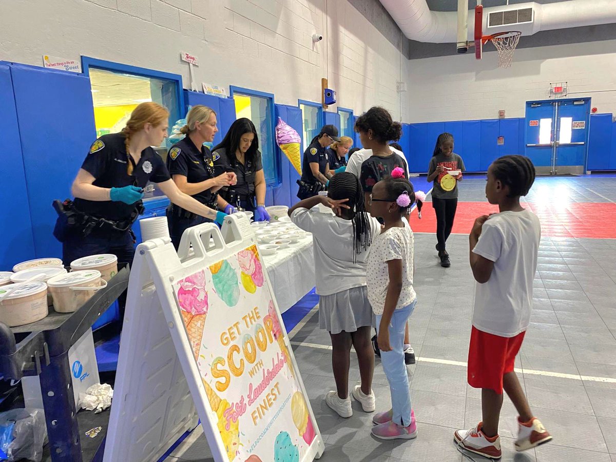 FtLFOP's tweet image. 🍦Get the ⓈⒸⓄⓄⓅ with Fort Lauderdale’s FINEST! 

The FLPD Community Support Unit served smiles and sprinkles yesterday at the Boys &amp;amp; Girls Club!

From scooping ice cream to spreading joy, connecting with the kids in our community is the 🍒cherry on top!