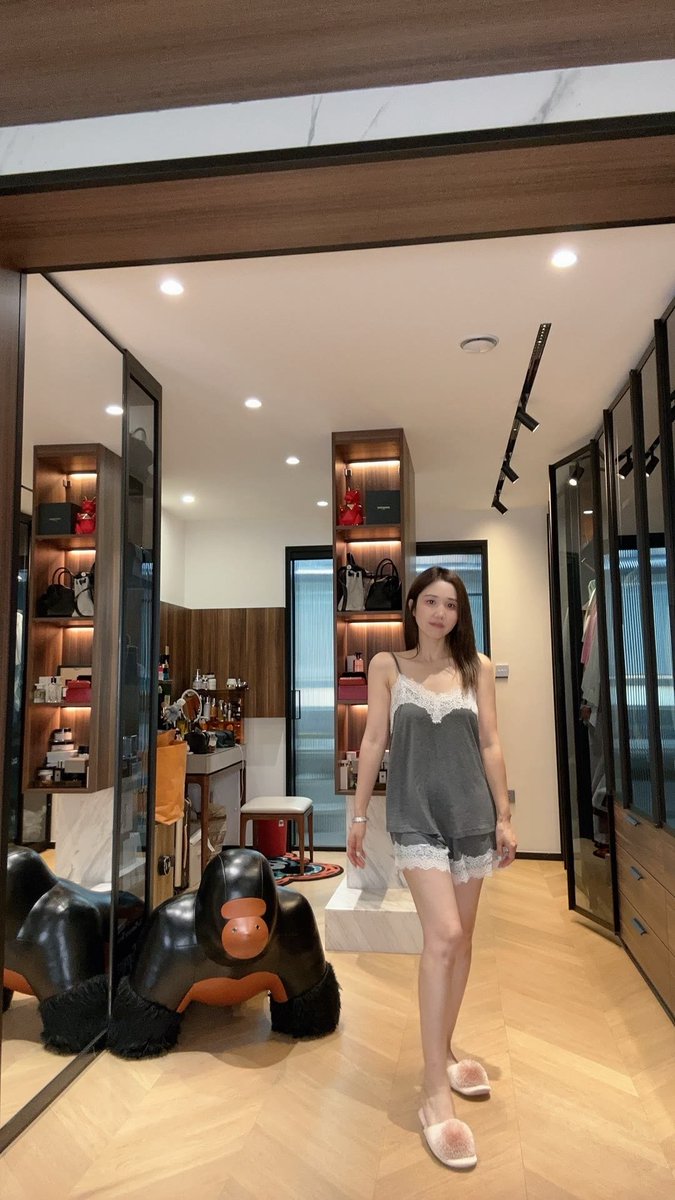 Xbbwhhh's tweet photo. #妓女 #母狗 #骚妈 #曝光 #绿母 
深夜睡不着，给大家看看我的妓女骚母，对着照片射了一发 https://t.co/e01f5yWzF8