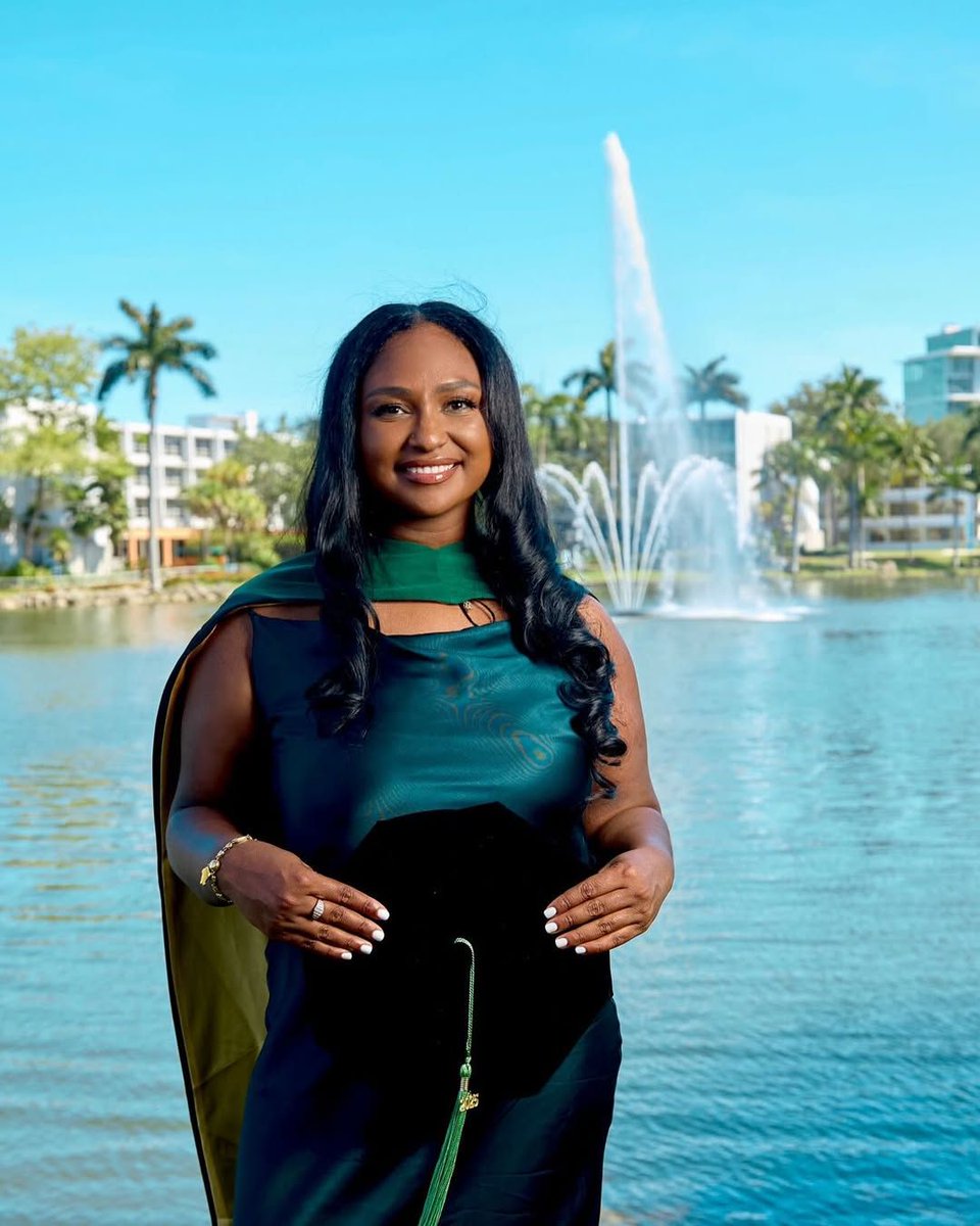 MelaninDocTweet's tweet image. Congrats, Dr. Jade! A dream realized, a legacy continued. We’re cheering for you as you step boldly into this next chapter. 🩺✨ @drjadeversace
#GradSZN #MelaninDoc #BlackDoctors #WomenInMedicine
