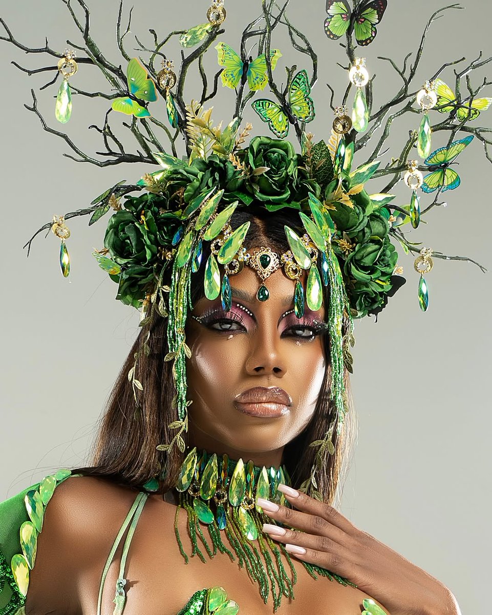 ʟᴜᴄʏ ᴀɴᴅ ᴠᴀɢᴀʙᴏɴᴅ 🇯🇲 (@lucyandvagabond) on Twitter photo Is green the 2025 Carnival heavy hitter colour?
Here's a sample of what's ahead for Break-Awae Kru Mas × Vivid Lux Carnival. Immaculately created by Jamaican costume designer, Sherridee Dixon. 🇯🇲
🎡 <a href="/MIABROCARNIVAL/">MiamiCarnival</a>
#MiamiCarnival2025 Is green the 2025 Carnival heavy hitter colour?
Here's a sample of what's ahead for Break-Awae Kru Mas × Vivid Lux Carnival. Immaculately created by Jamaican costume designer, Sherridee Dixon. 🇯🇲
🎡 <a href="/MIABROCARNIVAL/">MiamiCarnival</a>
#MiamiCarnival2025