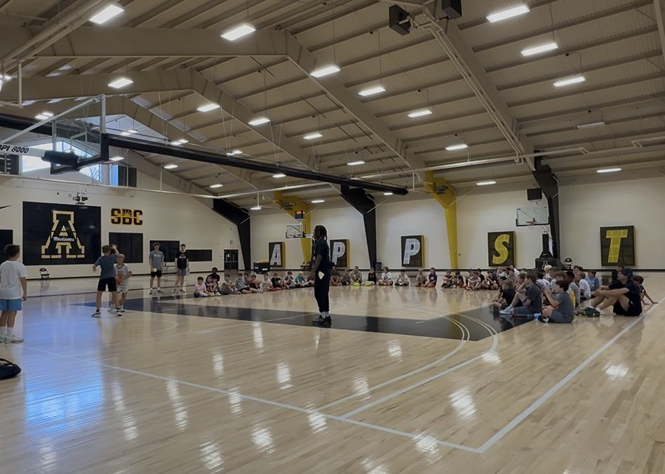 Saw a lot of great things on Day 2 of camp! 

See everyone again tomorrow! 

#TakeTheStairs