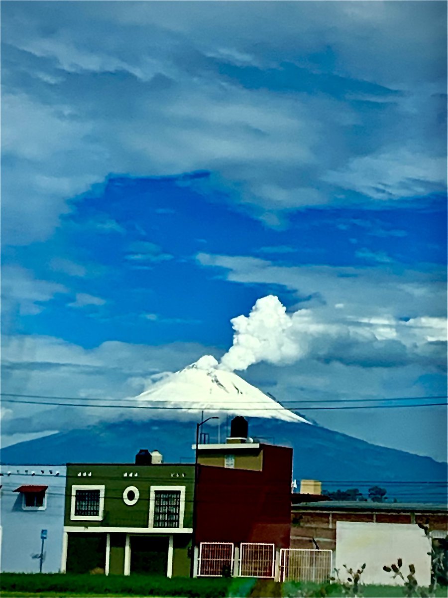 karin_inugami's tweet photo. zuzu la fotografa aparece! con una linda foto del popocatepetl!!!

#photograghy  #Popocatépetl https://t.co/KWLiZ29QXo