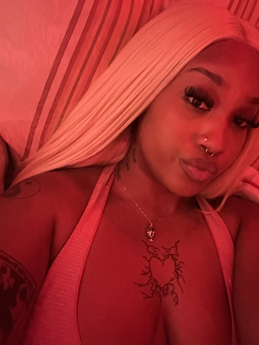 vaevenusian's tweet photo. digital footprint👅 https://t.co/D46TQAJeWG