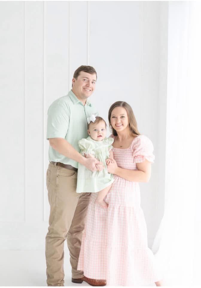 Please help us in welcoming our new head football coach @dRivers33 and his family to Wadley High!