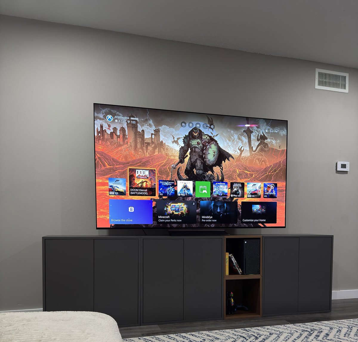 MissRozapepper's tweet image. Samsung OLED.                    LG OLED.