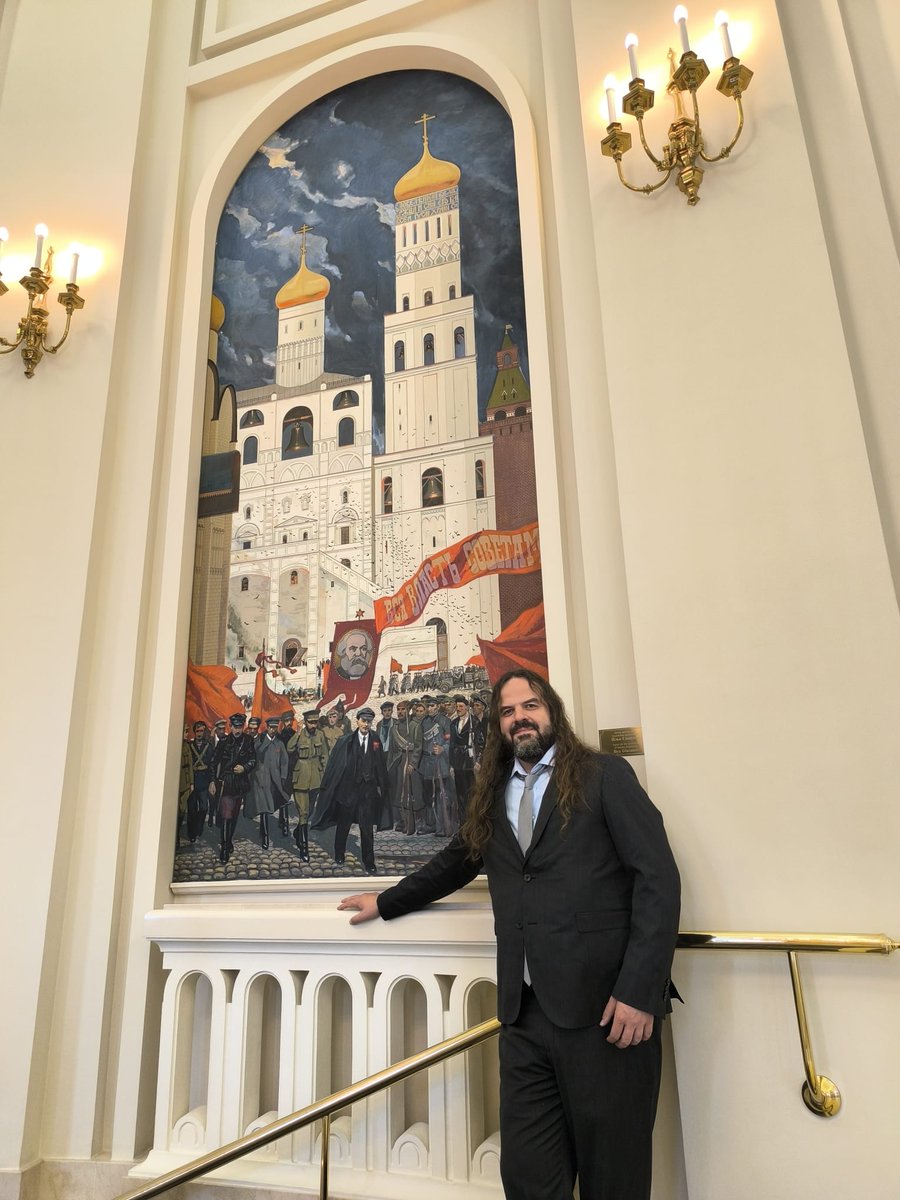 Celebrando el Día Nacional de #Rusia 🇷🇺 en su embajada en #España 🇪🇦, reencontrándome con viejos y nuevos amigos. Ojalá, a pesar de la #guerra actual, nuestras dos grandes naciones recuperen el camino de la amistad que nunca han de dejar.