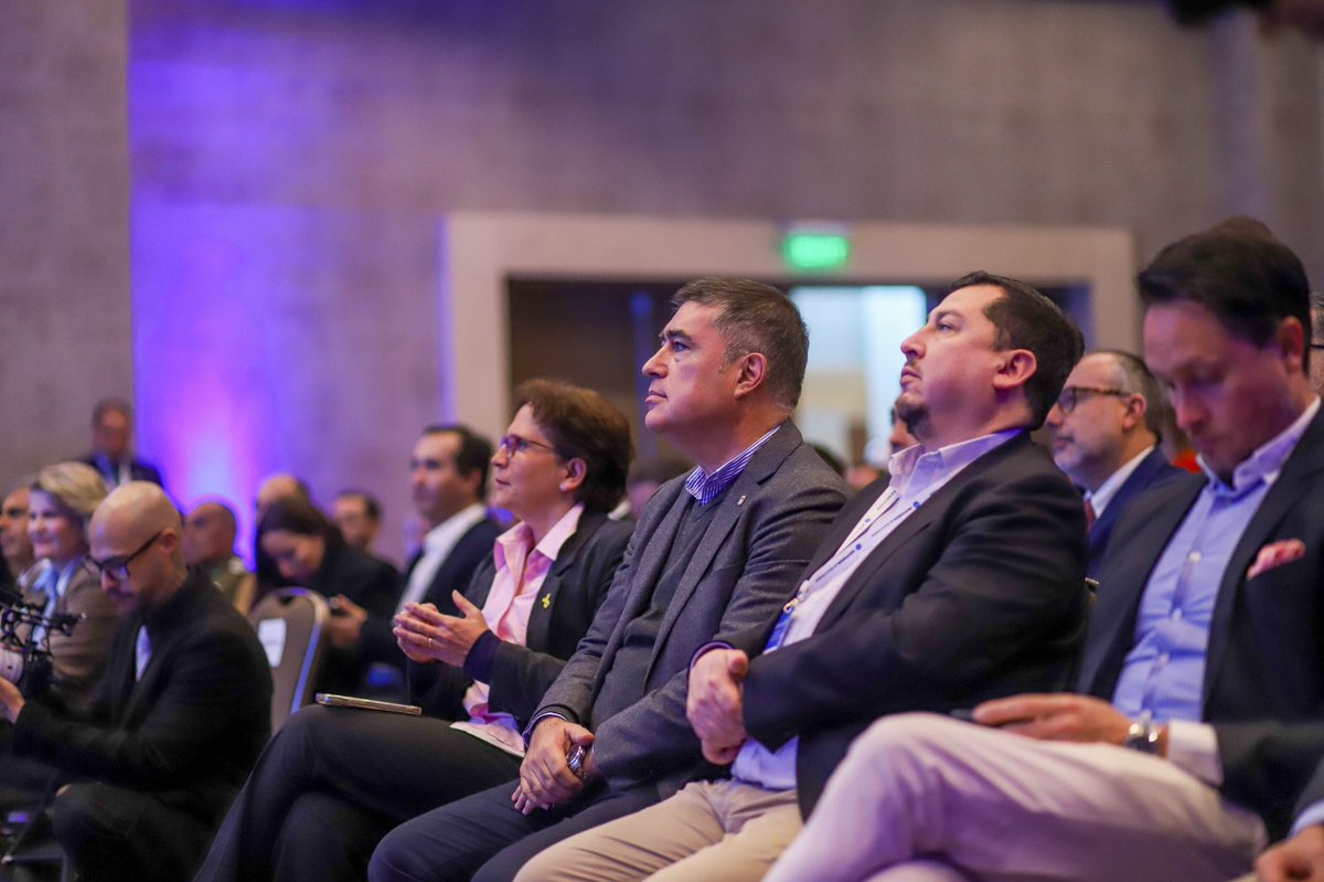 Mario Desbordes Jiménez (@desbordes) on Twitter photo Estuve en la #CumbreTech2025, organizada por <a href="/EmbajadaEEUUcl/">Embajada EE.UU. Chile</a> y <a href="/MotorolaCL/">Motorola Chile</a> , hablando sobre cómo la tecnología nos ayuda a construir ciudades más seguras.
Como alcalde de Santiago, compartí escenario con la subsecretaria de prevención del delito <a href="/CarolinaLeitao/">Carolina Leitao</a>, quien expuso Estuve en la #CumbreTech2025, organizada por <a href="/EmbajadaEEUUcl/">Embajada EE.UU. Chile</a> y <a href="/MotorolaCL/">Motorola Chile</a> , hablando sobre cómo la tecnología nos ayuda a construir ciudades más seguras.
Como alcalde de Santiago, compartí escenario con la subsecretaria de prevención del delito <a href="/CarolinaLeitao/">Carolina Leitao</a>, quien expuso
