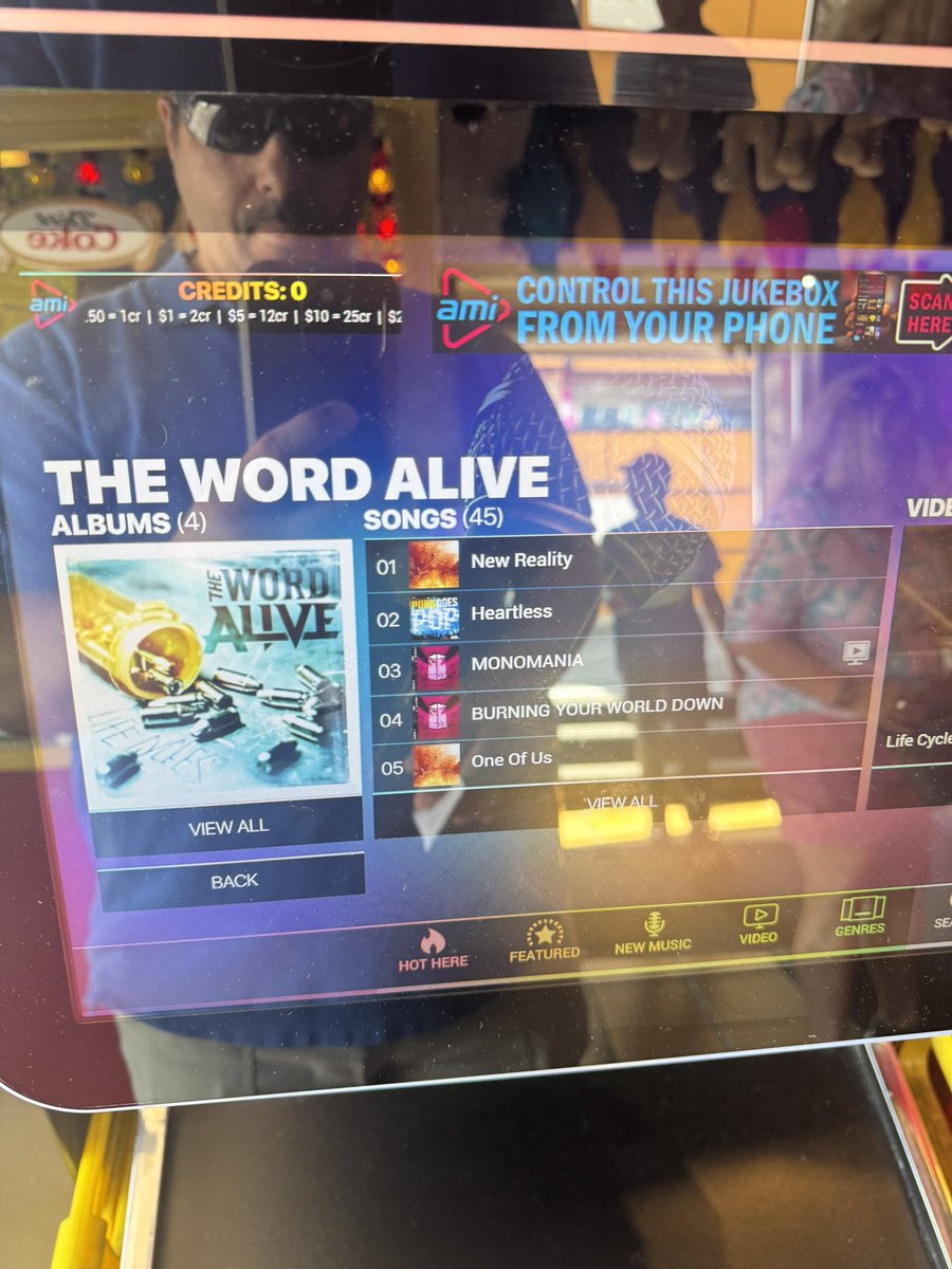 GoCubbies22's tweet image. If I can’t see @TheWordAlive back home tomorrow in Myrtle Beach, the least I can do is play them here in Gatlinburg, TN for everyone within earshot.