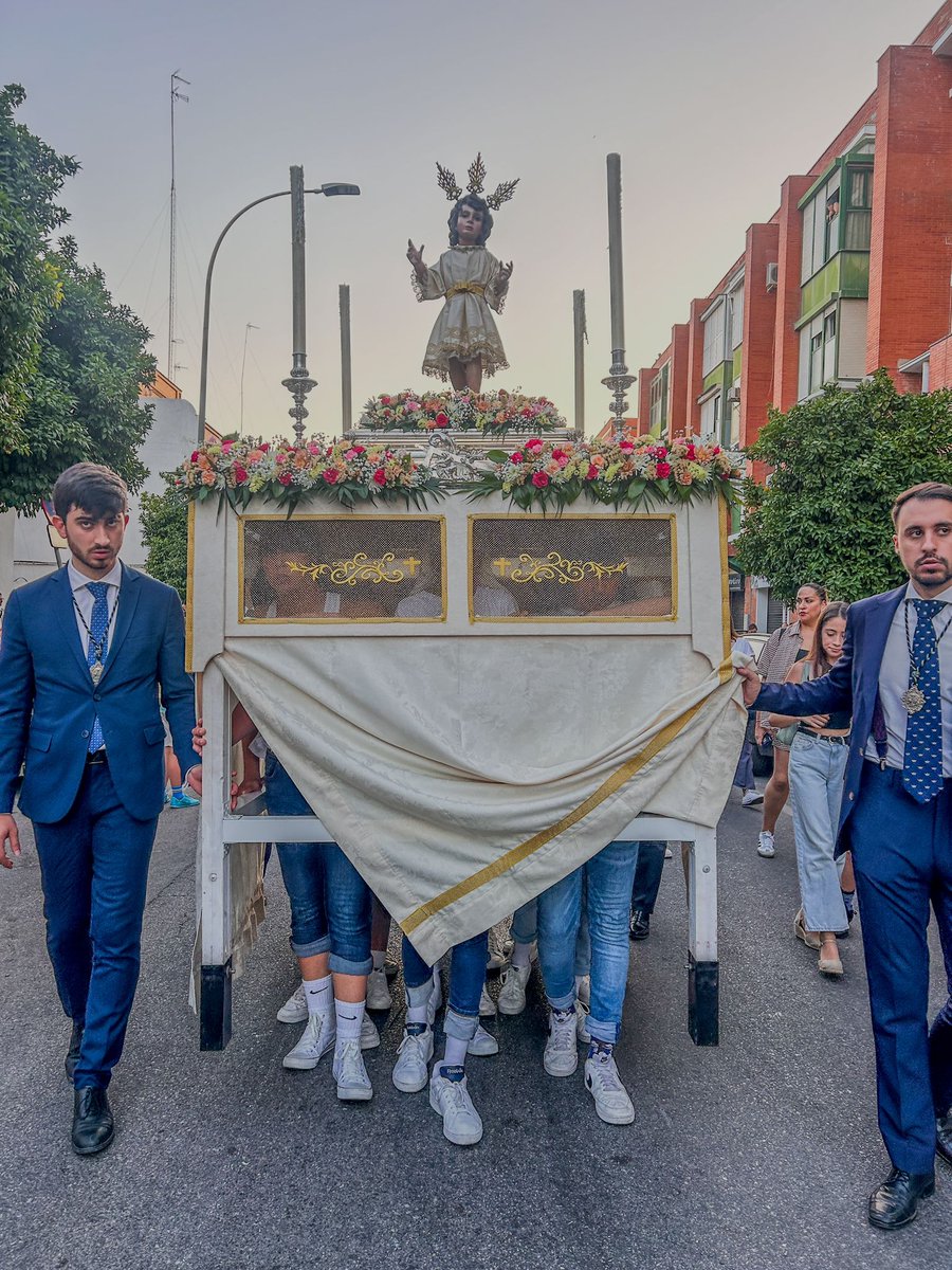 El  próximo sábado 14 de junio a las 18:30h tendrá lugar la Igualá y, posterior, ensayo para el paso del Niño Jesús con motivo del Corpus que se celebrará el domingo 22 de junio por las calles de nuestra feligresía. Para poder participar, deberán tener de entre 12 y 14 años y