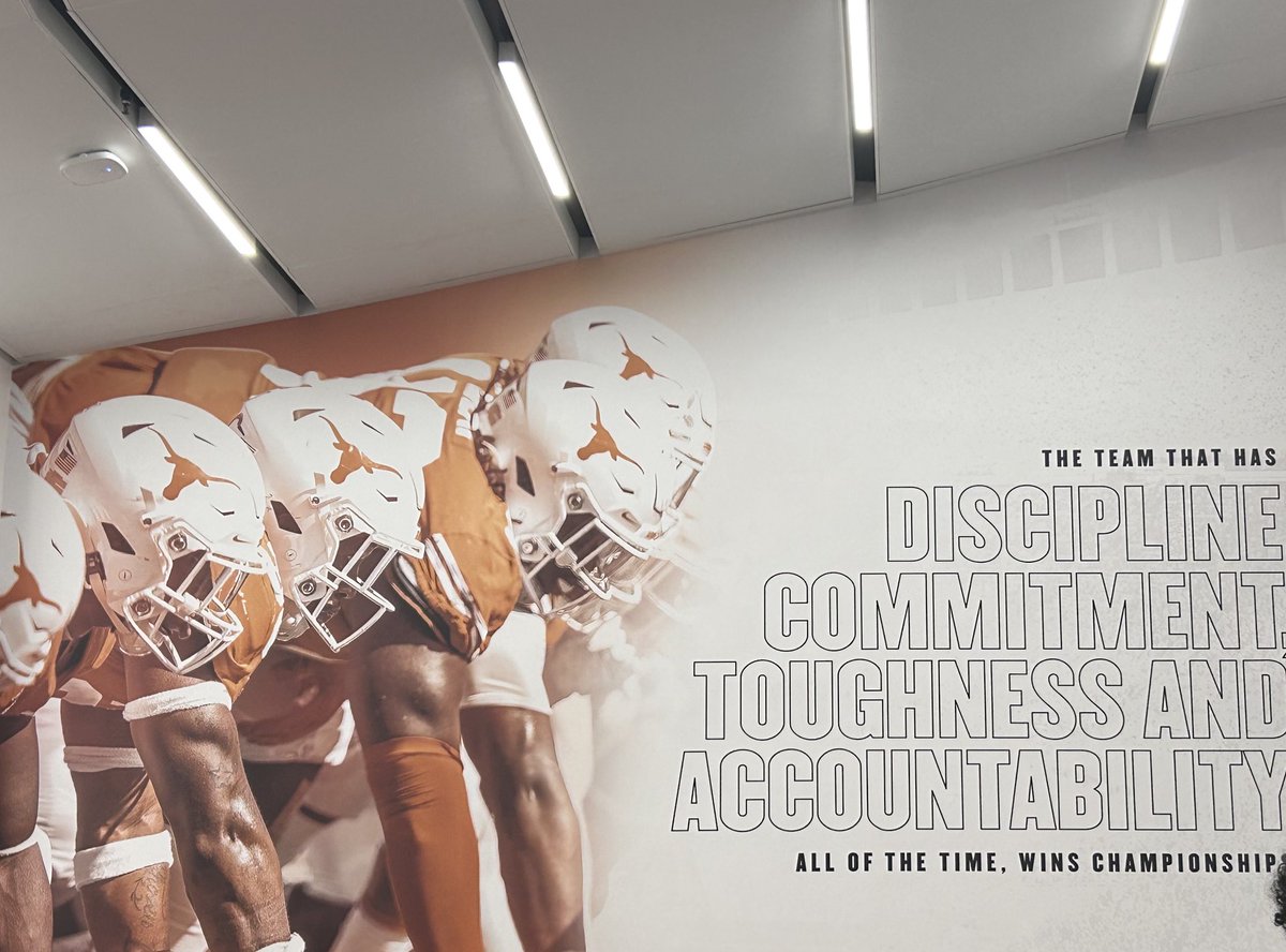 k_beast33's tweet image. A texas tour is something I want to experience again @Jimmy_UTFB @CoachChadScott @CarlosLynn @Coach28Wash @Recruit_Crowley @jmc_fam @DistinctlyHIS_ @dctf @Marchen44 #kbeast #imbuiltdifferent #distinctlyhiscollegetour #distinctlyhisbustour #truebuzz #TrueBuzzAthletics #cypethelab