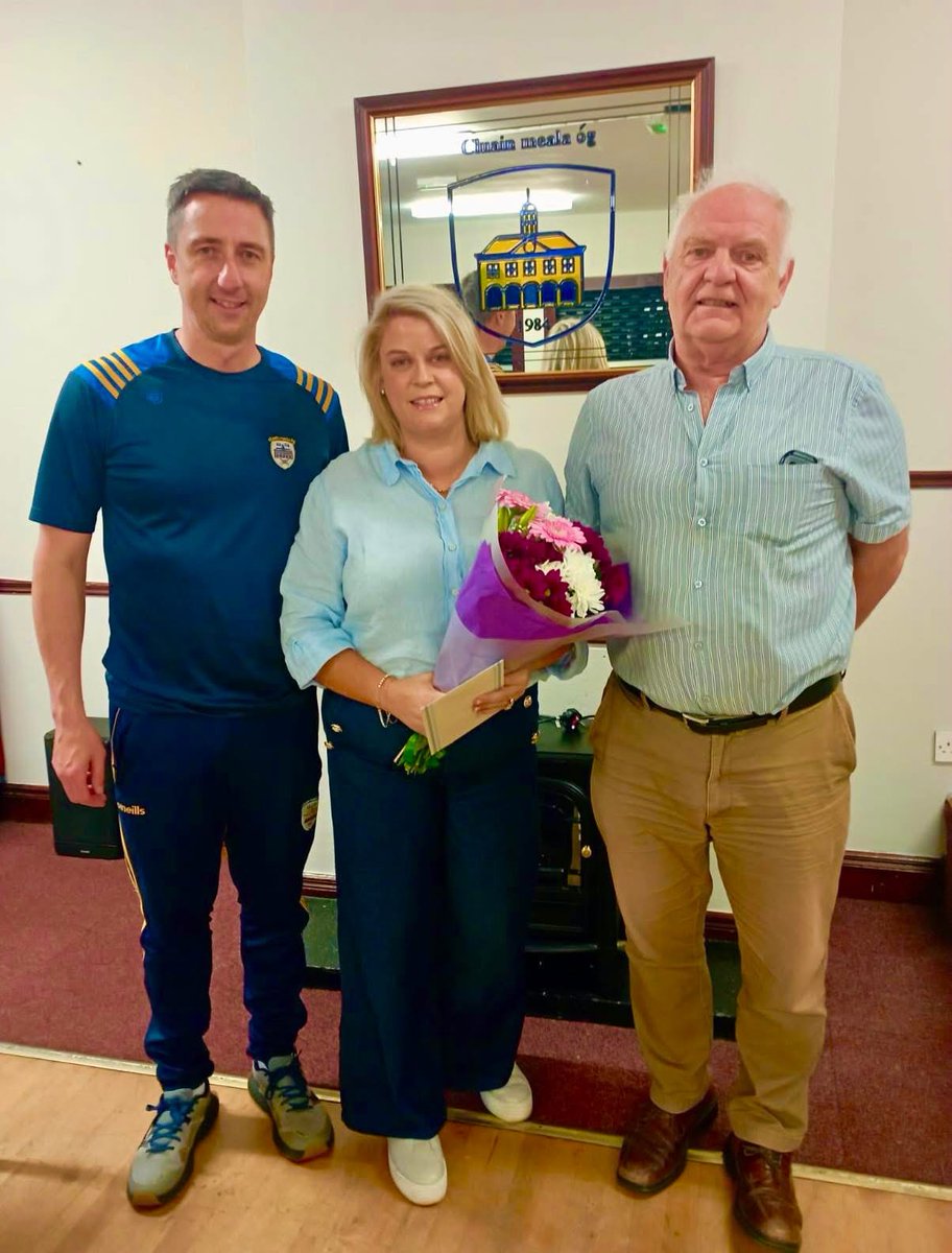 Clonmel Óg GAA (@clonmel_og) on Twitter photo We’re super grateful to Susan O’Reilly’s 5 years as juvenile sec. A consummate professional helping drive our culture.
Now blessed to have Gemma Martin step in & continue the momentum.
These are all volunteers enriching our community & making it a better place.
<a href="/NoelWalshie/">Noel Walsh</a> We’re super grateful to Susan O’Reilly’s 5 years as juvenile sec. A consummate professional helping drive our culture.
Now blessed to have Gemma Martin step in & continue the momentum.
These are all volunteers enriching our community & making it a better place.
<a href="/NoelWalshie/">Noel Walsh</a>