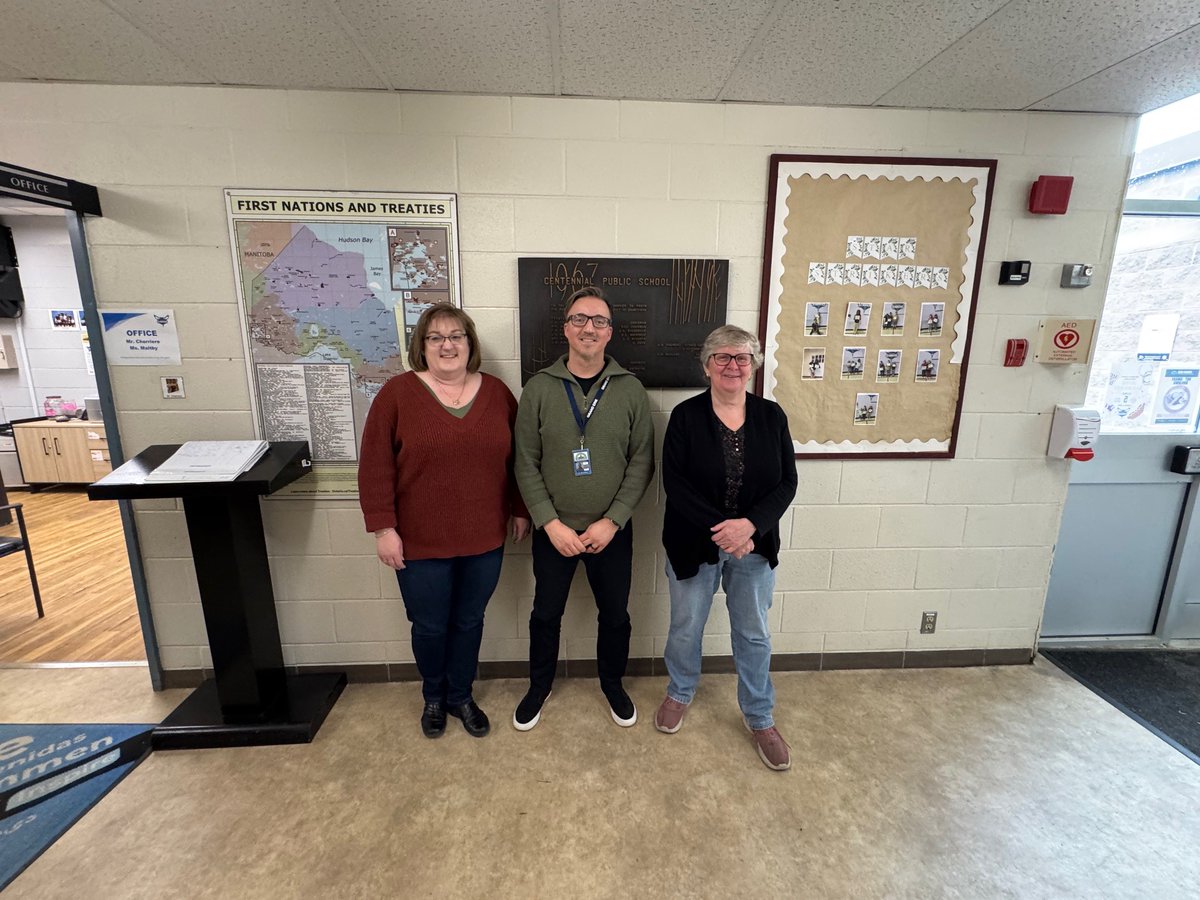 BrantFFT's tweet image. 👏A huge round of applause to the @GEDSB Centennial Grand-Woodlands School Student Nutrition Program Team! 💚
This amazing crew is the dream team — with help from a dedicated comm. vol., a wonderful school sec., caring EA’s, a supportive principal, &amp;amp; enthusiastic students! 🍎