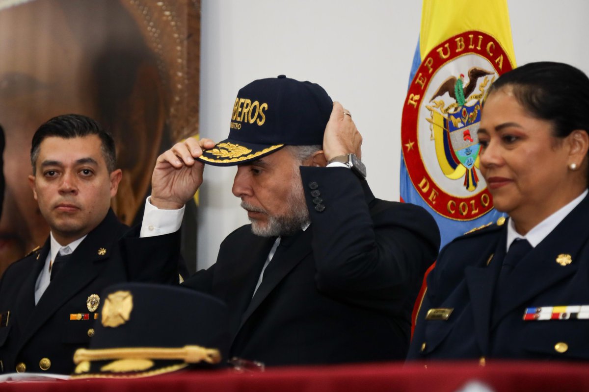 #DNBC | La capitán, Lina María Marín Rodríguez, mostró su agradecimiento al jefe de la cartera de Gobierno, señalando que es un honor ser nombrada por el presidente de la República, añadiendo que también corresponderá su labor con valentía, liderazgo y sitiéndose orgullosa por