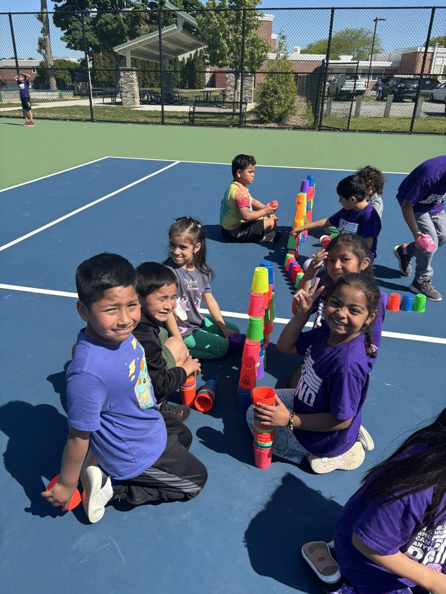 Elizabeth Scott tweet media