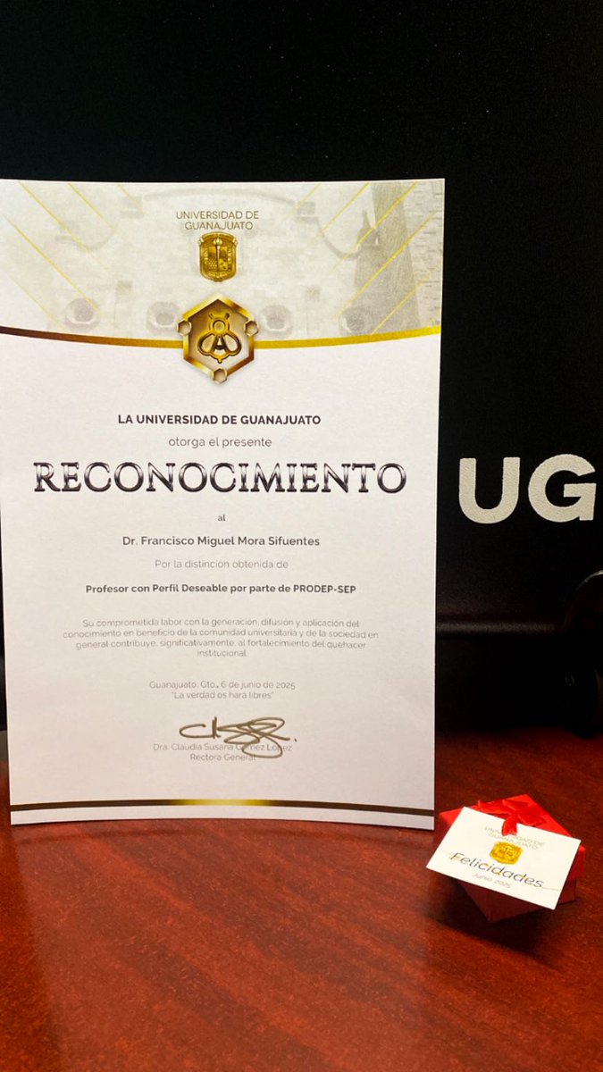 morasifuentes10's tweet photo. Agradecido con mi Alma Mater, la @UdeGuanajuato , y su Rectora General la Dra. @claudiasgomlop, por este bonito Reconocimiento por haber obtenido la distinción de Profesor con Perfil Deseable #PRODEP-@SEP_mx. Sin duda que me motiva a continuar mejorando #SoyUG #DDPG #Derecho https://t.co/BGAWjAzyT6