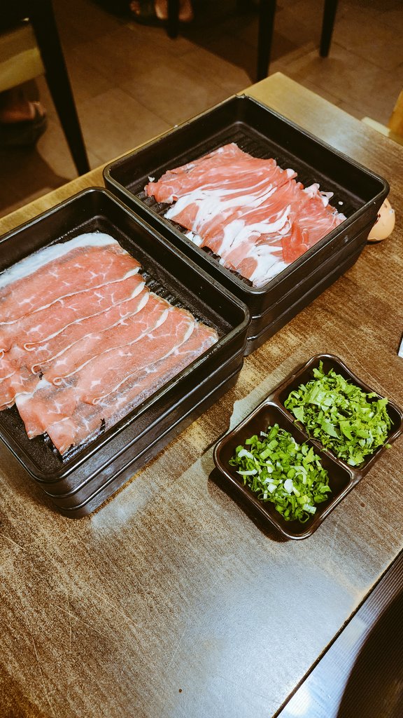 Nuleya's tweet photo. Ended my cuti with Suki-ya. 🤍🤍 https://t.co/H3veDpxrCF