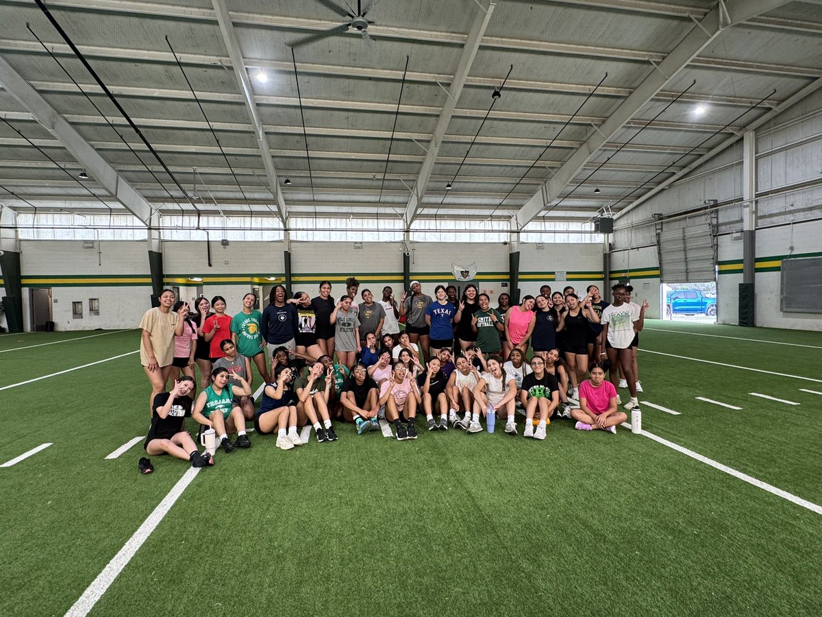 CoachCPerez's tweet image. Week 2, Day 2 is in the books! We had a fantastic turnout—over 50 girls showed up for strength and conditioning, and 18 participated in soccer skills. #TheGrindDontStop #TogetherAsOne #GBE